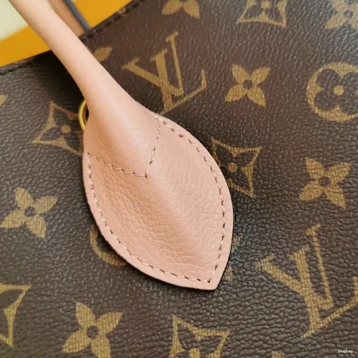 Bags 206B570011 LV 0709